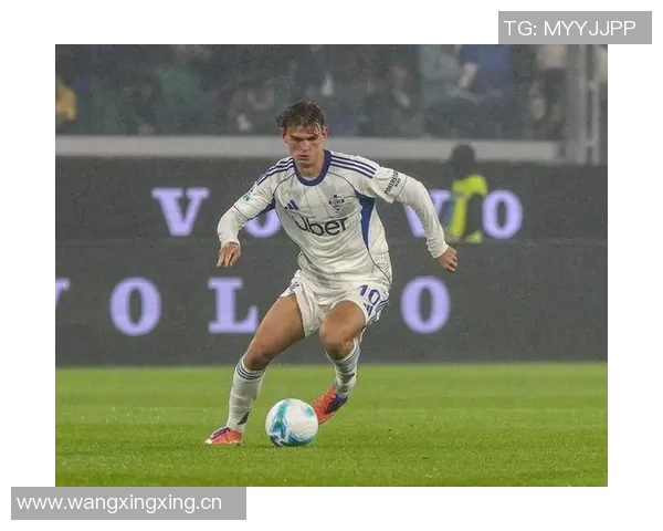 帕斯谈与劳塔罗阿尔瓦雷斯搭档踢球的轻松与挑战克服之道