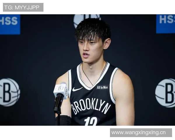 曾凡博在篮网首秀穿韦德之道12展现出色表现引发球迷热议