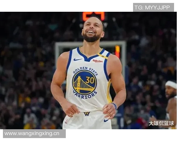 库里称赞克莱是球队重要资产因为他能有效防守对手最佳外线球员 库里称赞克莱是球队重要资产因为他能有效防守对手最佳外线球员