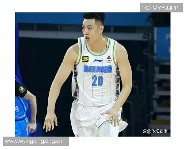 周琦与赵睿翟晓川方硕合影定妆照迎新赛季期待再创佳绩