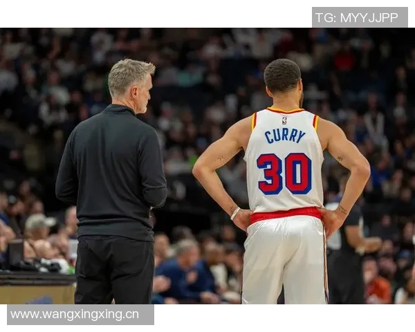 科尔赛前强调防守乔治暂停时温柔提醒球员专注 科尔赛前强调防守乔治暂停时温柔提醒球员专注