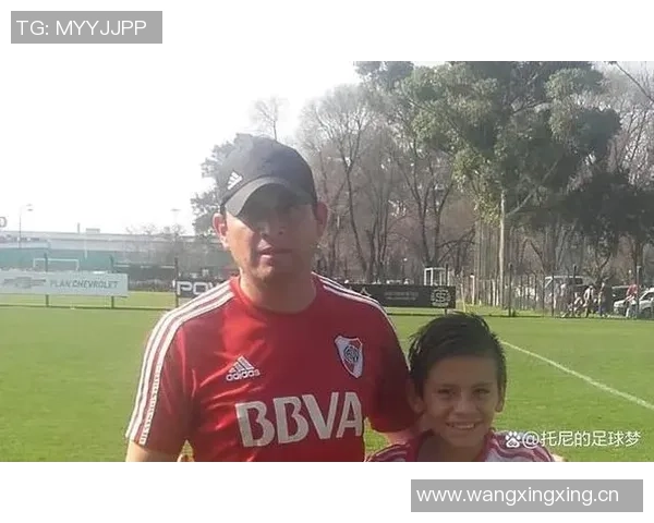 埃切维里因上场时间不足考虑一月离开勒沃库森