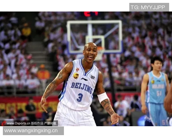 爱德华兹状态低迷半场仅得6分失误频繁表现不佳需调整状态