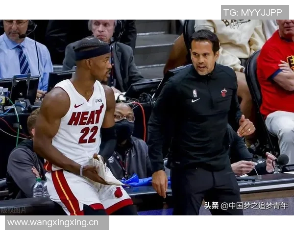 巴特勒表现出色9投7中砍下21分罚球7罚6中展现高效得分能力