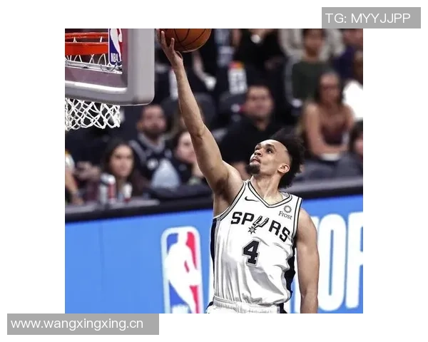 德里克怀特第四节表现惊艳末节独得13分2板2帽引发热议 德里克怀特第四节表现惊艳末节独得13分2板2帽引发热议